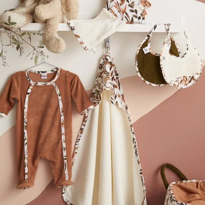 Dors-bien hiver en maille bouclette cassonade / imp. feuillages – Image 2