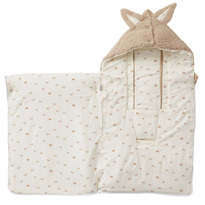 Nid d’ange en sherpa ourson doublé coton imprimé arc-en-ciel – Image 2